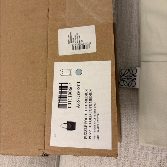 NWT Loewe Medium Puzzle Fold Tote In Shiny Calfskin - Picture 4 of 7